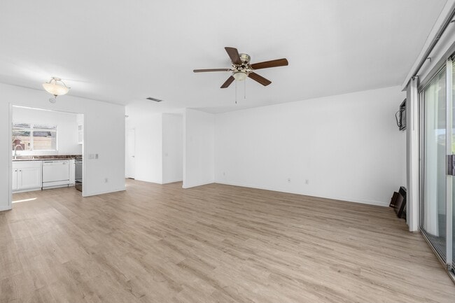 Photo - 3840 Cinnamon Way