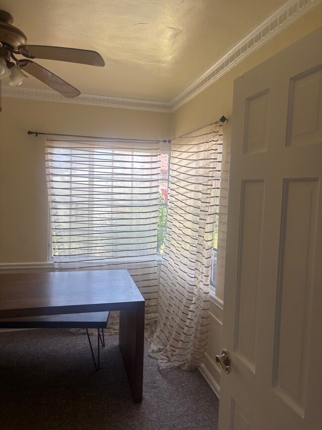 Photo - 4861 Dockweiler St