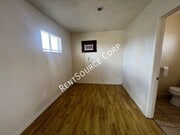 Photo - 2542 Main St