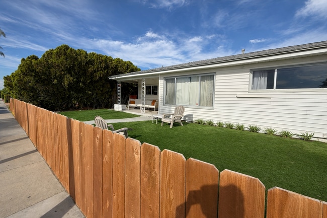 Photo - 8 Bed 3 Bath House on Prime Dorothy Way - Minutes Walk to Campus!!