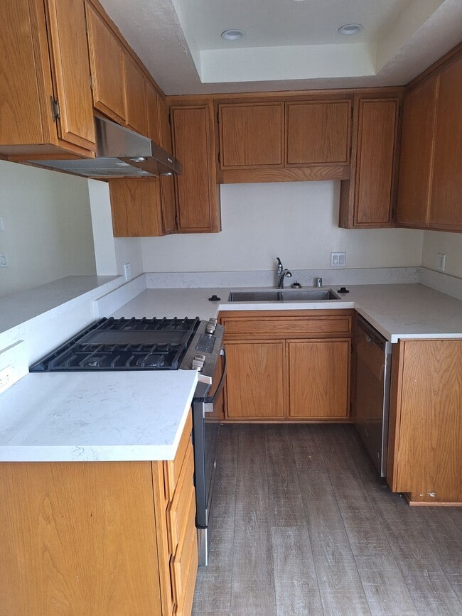 Unit 3 Kitchen - 11308 Huston St