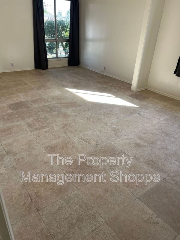 Photo - 851 Montgomery Ave