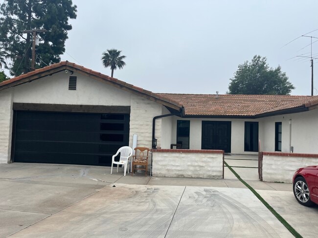 Photo - 18242 Sylvan St House