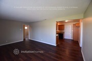 Photo - 652 N 17th St House