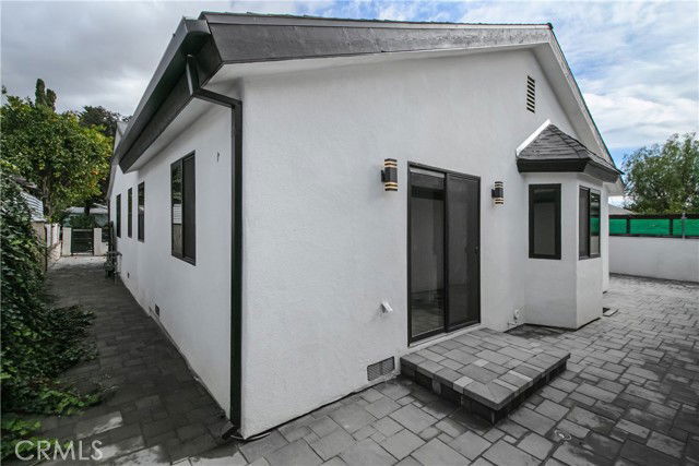 Photo - 8143 Hazeltine Ave