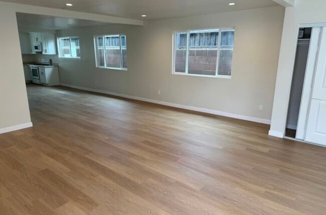 Building Photo - 1676 259th St