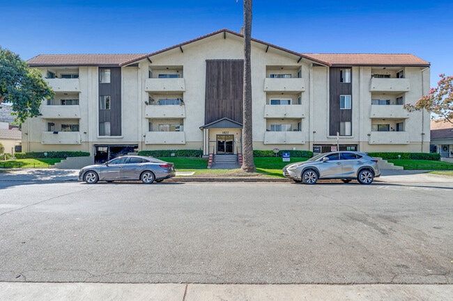 Building Photo - 1422 Rock Glen Ave Unit 214