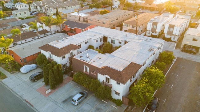 Building Photo - 4262 Wilson Ave