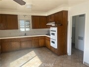 Photo - 1028 W 8th St Unit 4