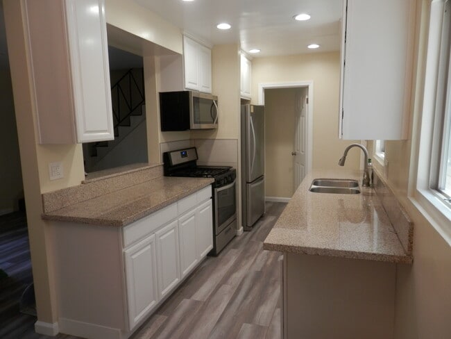 Photo - 11913 Culver Blvd Unit 3