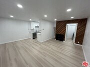 Photo - 735 W Milford St Unit 105