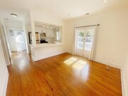 Bright open layout - 6002 Carlton Way House