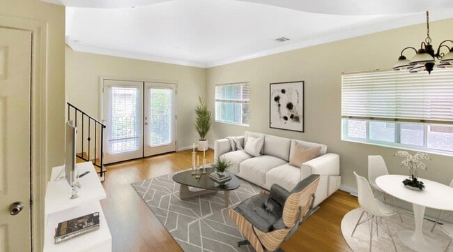 Building Photo - Klever Apartments