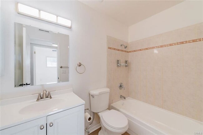 Building Photo - 1817 N Symphony St