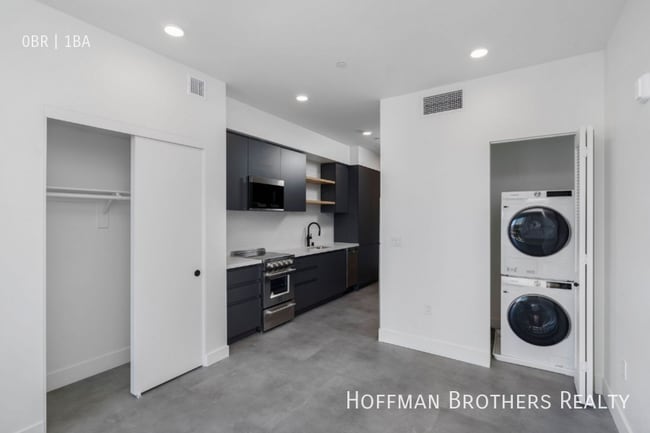 Building Photo - 3448 W 43rd St