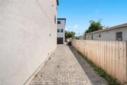 Photo - 532 W Vernon Ave Townhome