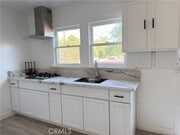 Photo - 643 S Nutwood St