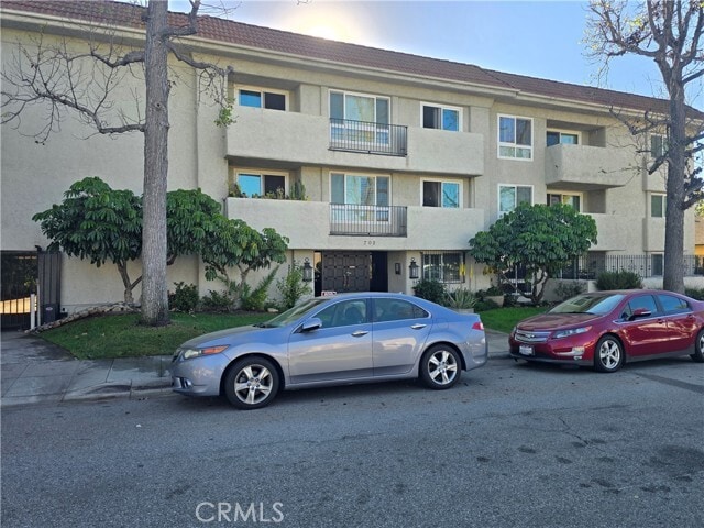 Building Photo - 702 Park Unit 305