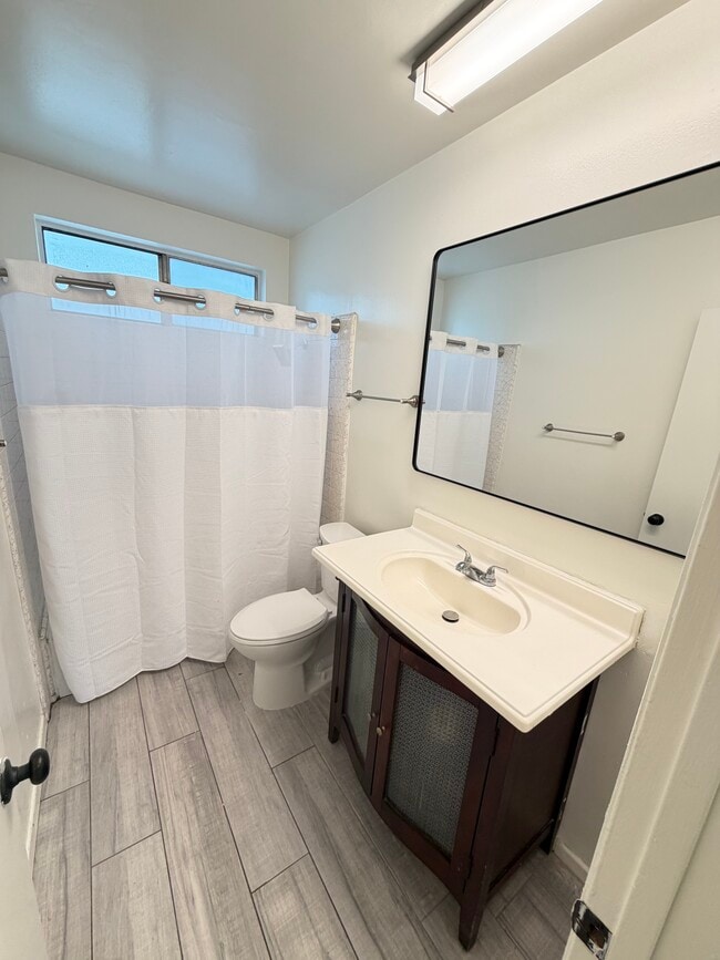 Building Photo - 3820 Mentone Ave Unit 6