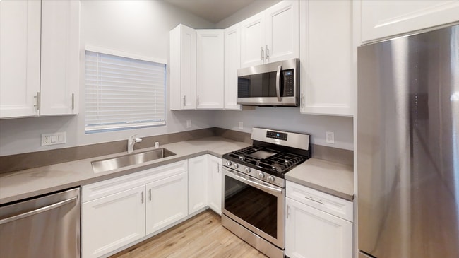 Building Photo - 6105 Dorothy Dr Unit 5011 Rockford Rd Rental