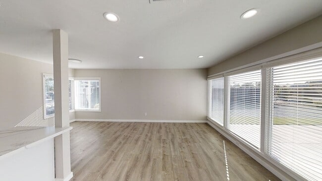 Photo - 5266-5268 Tipton St