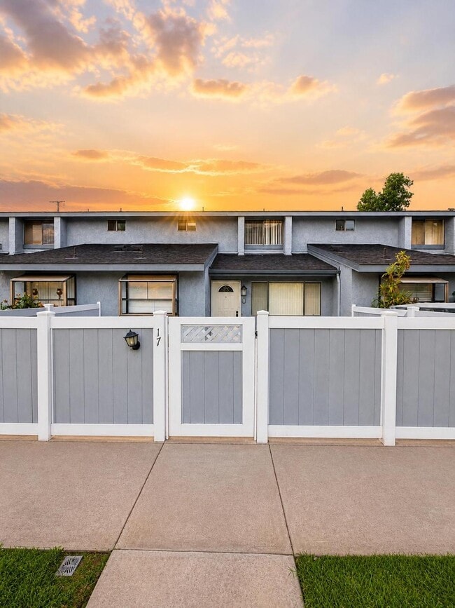 Building Photo - 900 Sierra Madre Ave