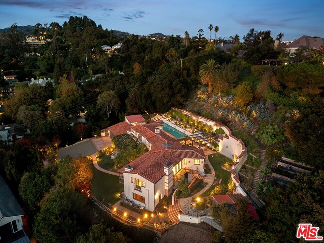 Building Photo - 1744 Reedvale Ln