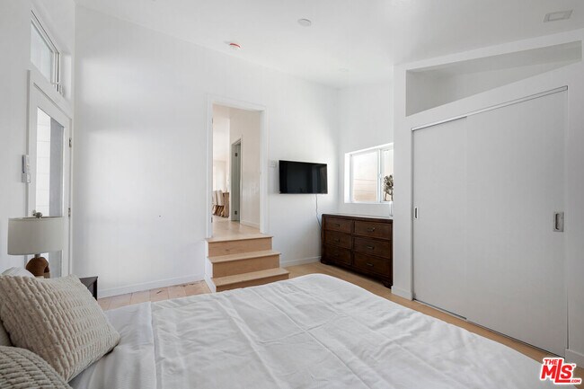 Photo - 117 W Channel Rd Unit 115