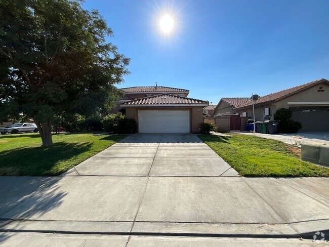 Building Photo - East Palmdale Home