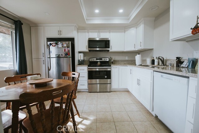Photo - 1554 Border Ave