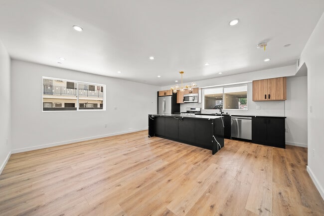 Photo - 6053 Craner Ave