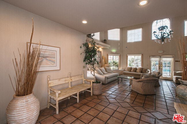 Photo - 5200 White Oak Ave Unit 63