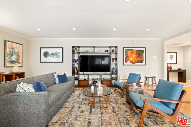 Photo - 1525 Hayworth Ave Unit 206