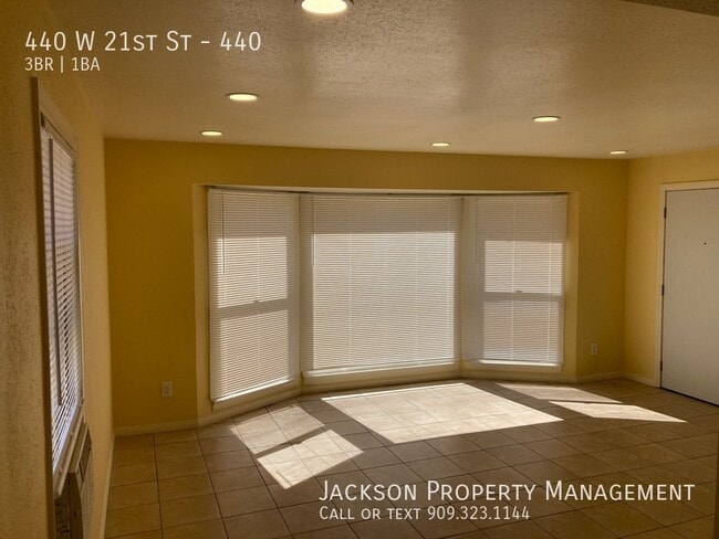 Building Photo - 440 W 21st St Unit 440