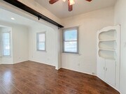 Photo - 302 W Mariposa Ave