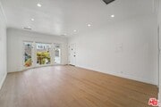 Photo - 9122 W 3rd St
