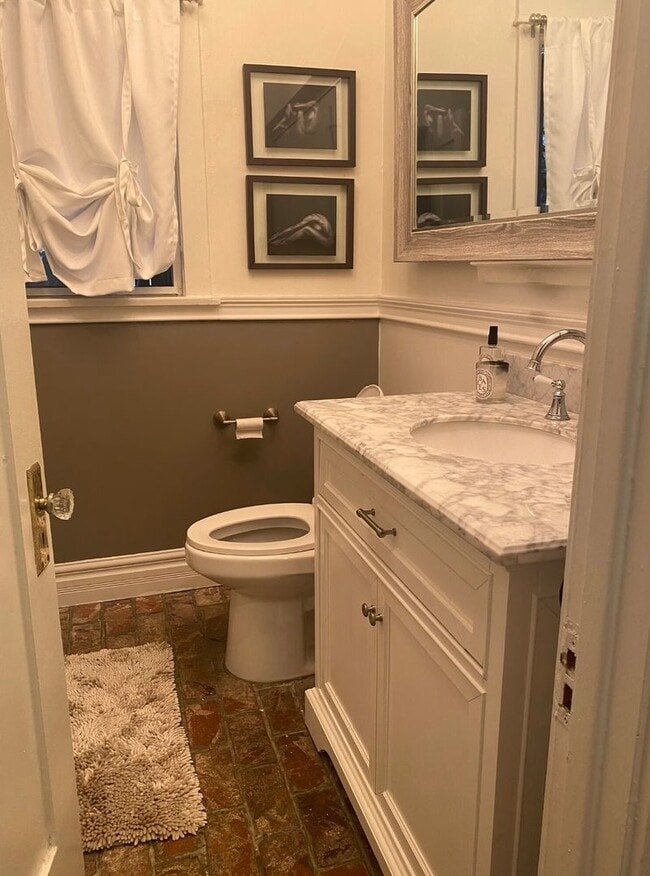 Photo - 907 N Genesee Ave Unit 907 N Genesee Ave