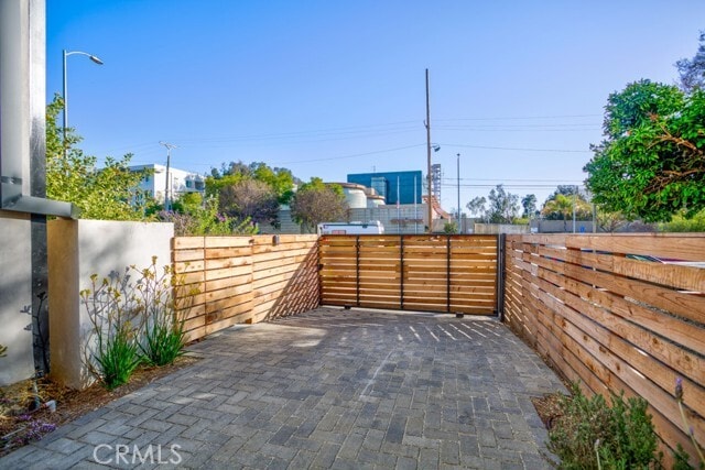 Photo - 11639 Burbank Blvd