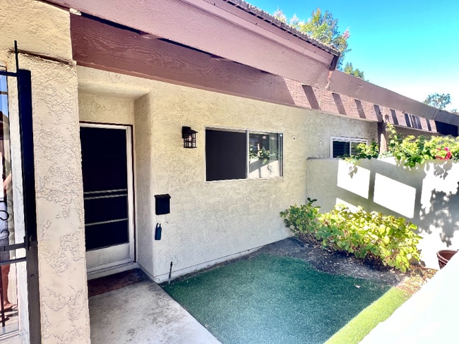 Photo - 1144 Stonewall Cir Townhome