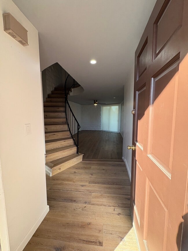 Photo - 240 W Queen St Unit 240