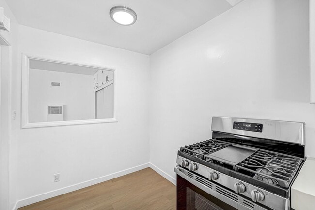 Photo - 844 2nd St Unit B