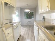Photo - 1415 S Bundy Dr Apartment Unit 1A