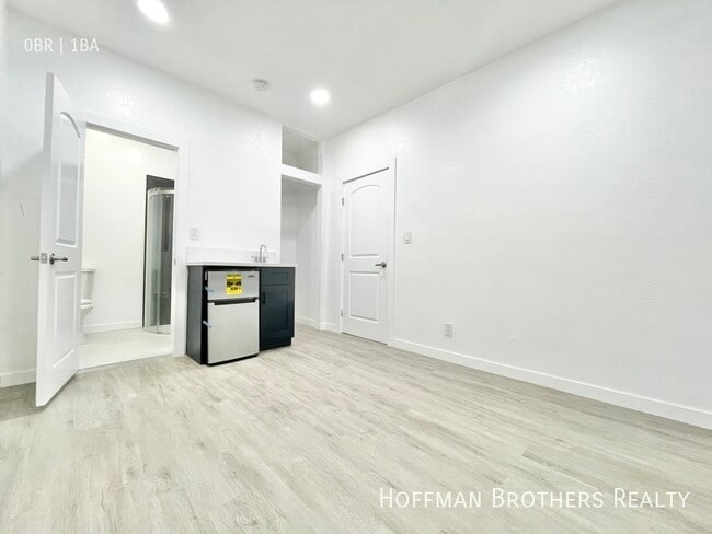 Photo - 2826 Darwin Ave Unit D