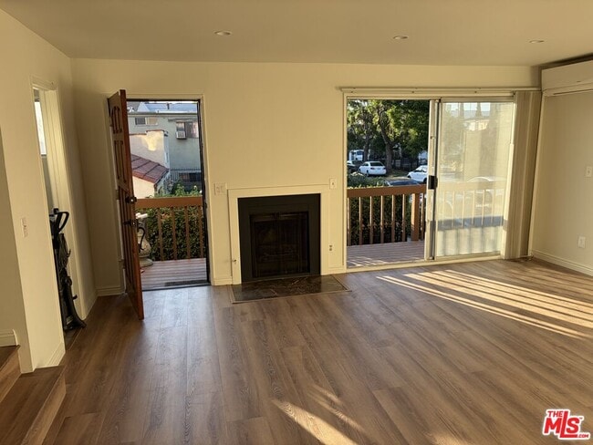 Photo - 5827 Tujunga Ave Unit 1