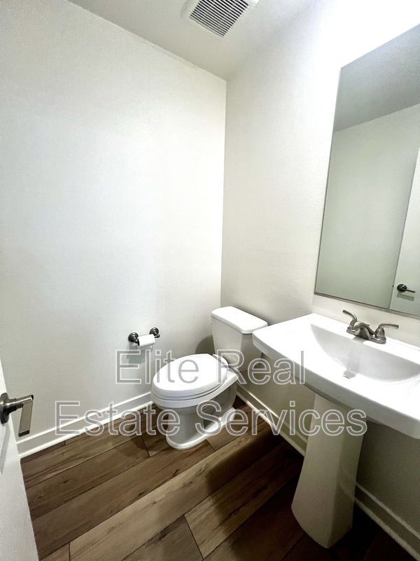 Photo - 5465 Seacliff Pl