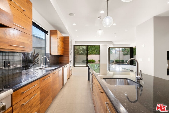 Photo - 528 N Crescent Heights Blvd