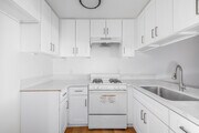 2BR, 1BA - 711SF - Kitchen - 2763 San Marino