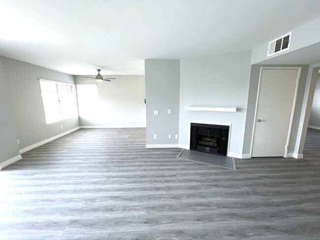 Photo - 3445 Mentone Ave