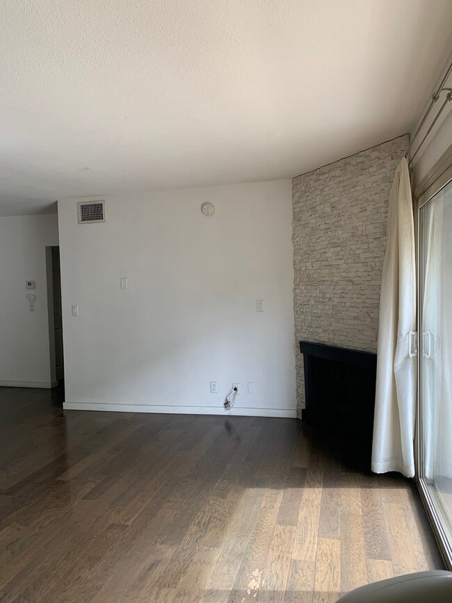 Photo - 141 S Clark Dr Unit 202