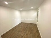 Photo - 4510 1/2 N. Lakewood Blvd.- Apartment